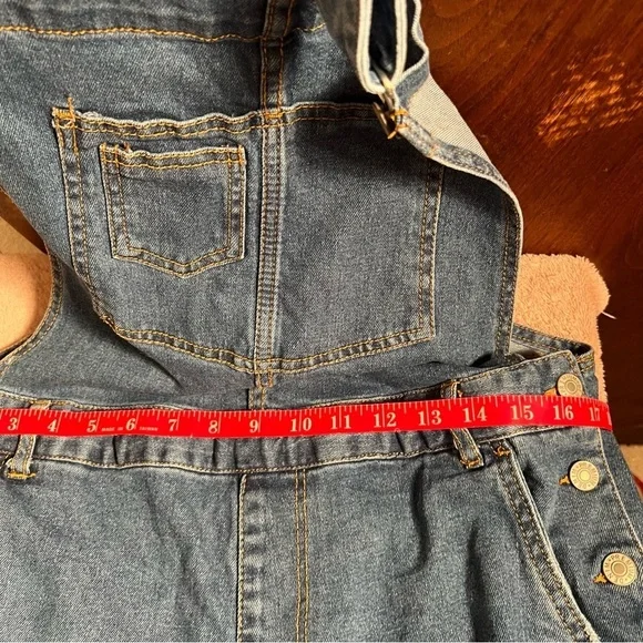 Love Tree Denim Distressed Short Overalls - Picture 15 of 16